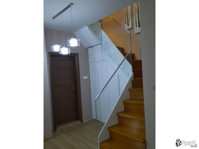 Montaza Na Aluminiumski I Stakleni Ogradi