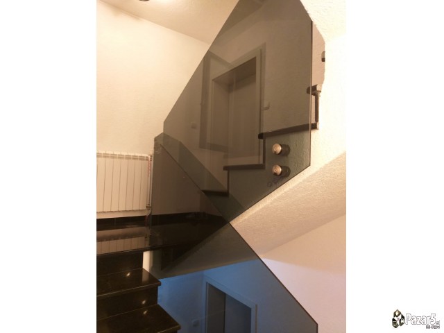 Montaza Na Aluminiumski I Stakleni Ogradi