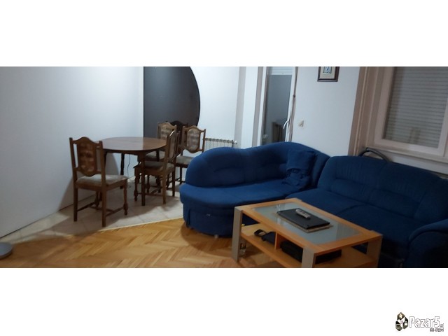 Се издава гарсоњера