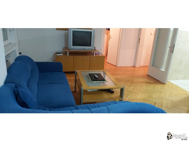 Се издава гарсоњера