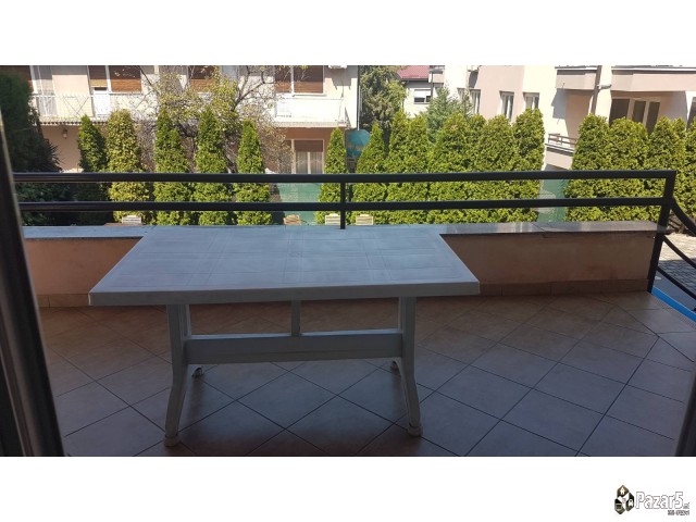 Se Izdava Trosoben Stan Od 120m2 Lokacija Vodno 65