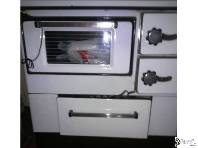 Продавам шпорет