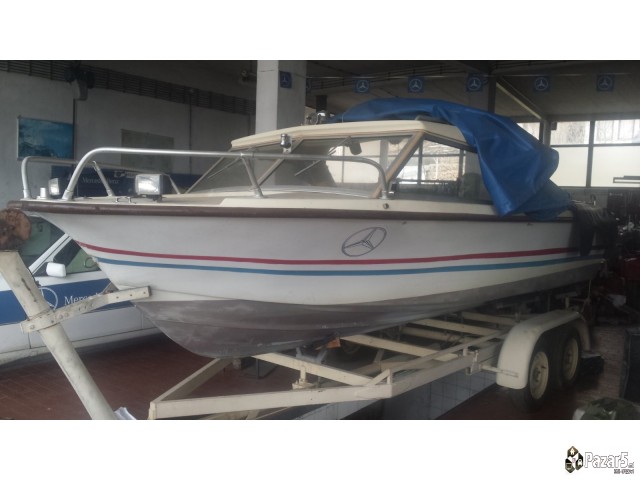 ЈАХТА-ГЛИСЕР