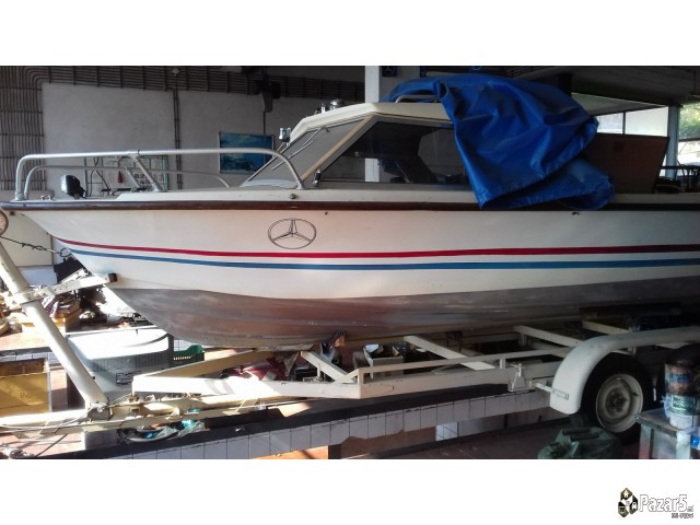 ЈАХТА-ГЛИСЕР