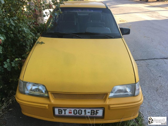 Се продава Daewoo Racer