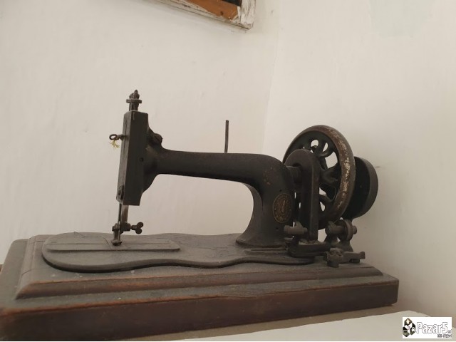 Singer машина за шиење