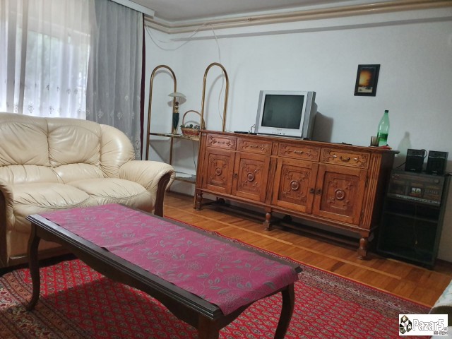 Se Iznajmuva Stan Na Prizemje Vo Zelezara