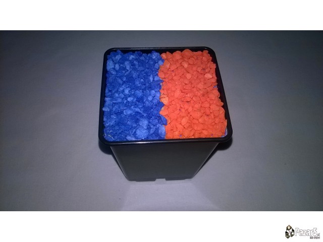 Dekorativni Kamcinja Vo Boja Za Rastenija