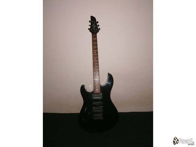 Црна електрична гитара Yamaha Rgx121 за левак