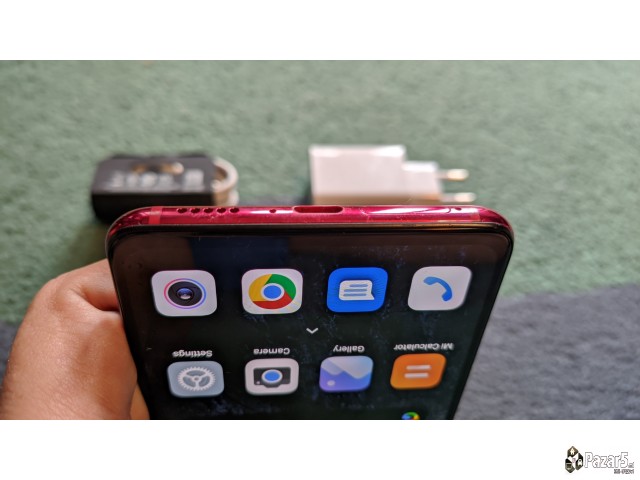 Kako Nov! Xiaomi Mi 9t Red 4/64gb Snapdragon 855