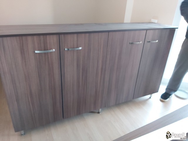 Продавам канцелариски мебел