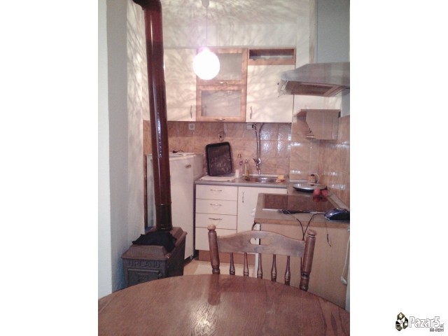 Izdavam Stan Pod Kirija-struga 