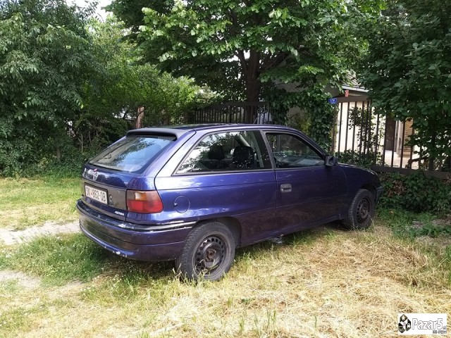 Prodavam Opel Astra