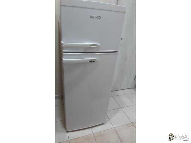 Продавам фрижидер Беко