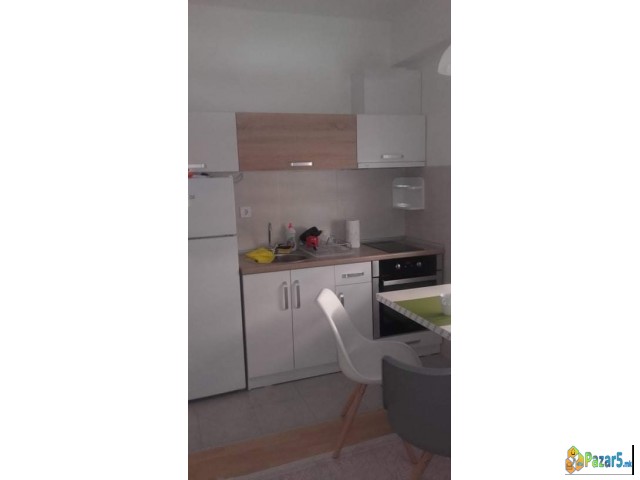 Издавам стан во Центар,Скопје(кај рампа)