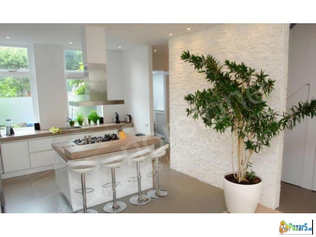 БУЊА ОД ТРАВЕРТИН И МЕРМЕР