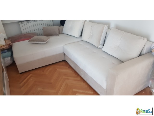 Поволно продавам аголна гарнитура