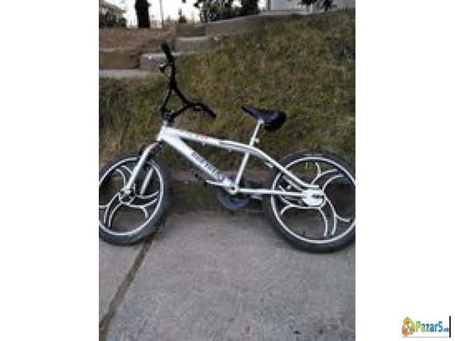 Продавам точак 2000ден