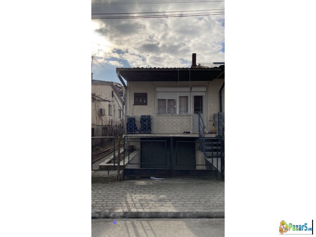 Се продава куќа во Жданец