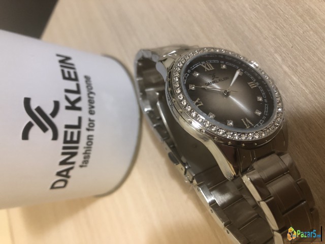 Женски часовник Daniel Klein во црно сребрена комб