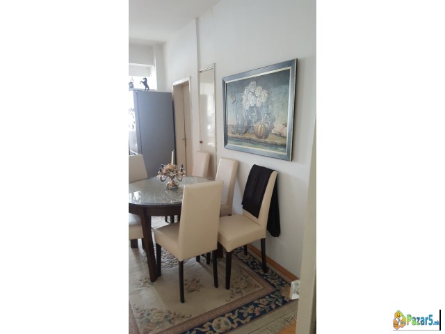 СЕ ПРОДАВА ТРОСОБЕН СТАН ВО НОВО ЛИСИЧЕ