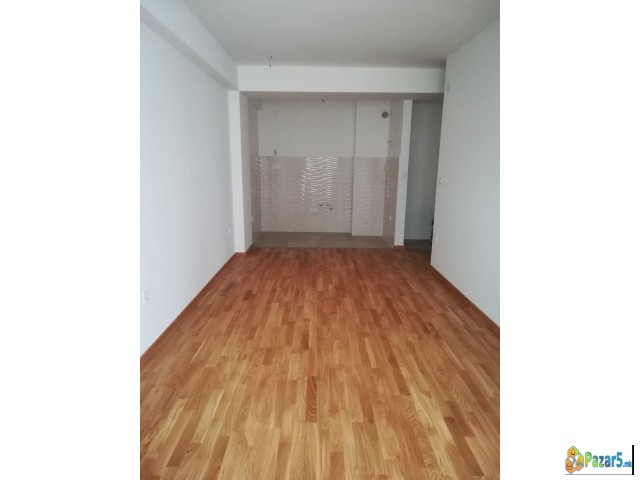 СЕ ИЗНАЈМУВА НОВ ТРОСОБЕН СТАН ВО АЕРОДРОМ