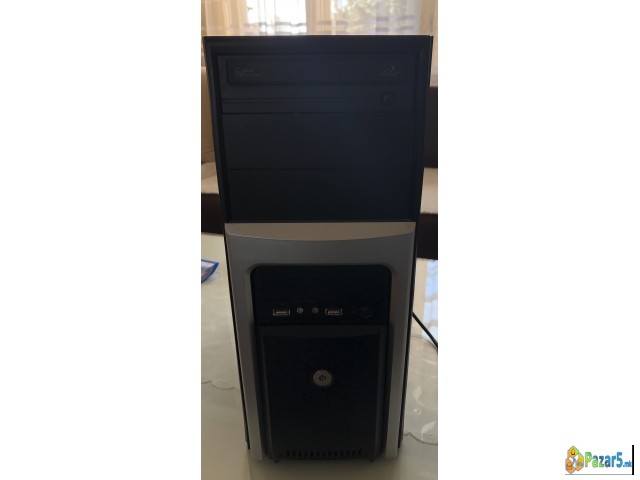 Се продава куќиште и монитор