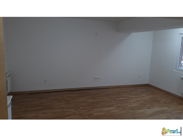 Se Izdava Dvosoben Stan Vo Centar Novogradba