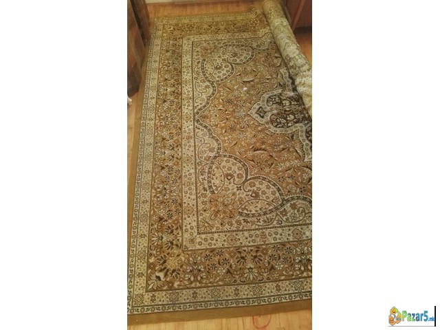 Продавам сандак, шифоњер и килим 3 * 4м 