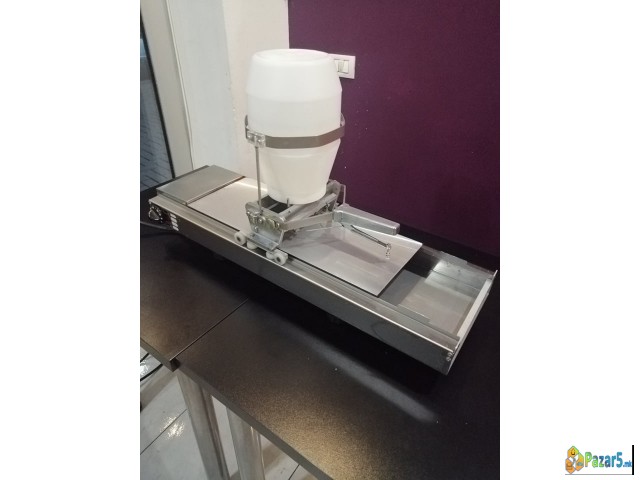 Продавам машина за палачинки