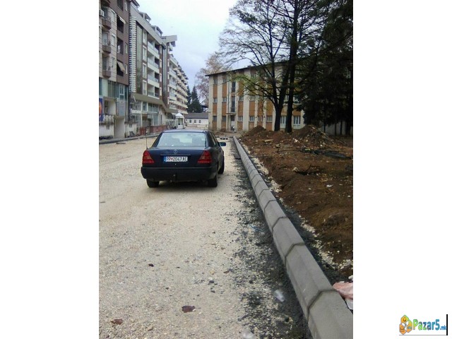 Prodavam Mercedes C 180 