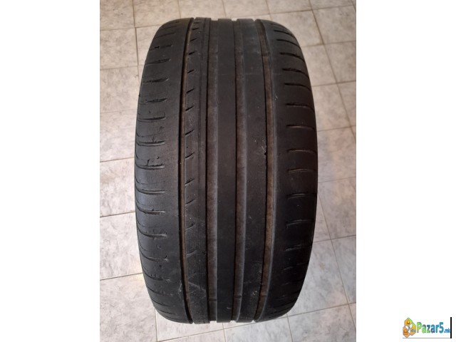 Продавам Гуми со Бандажи 225/45 R17