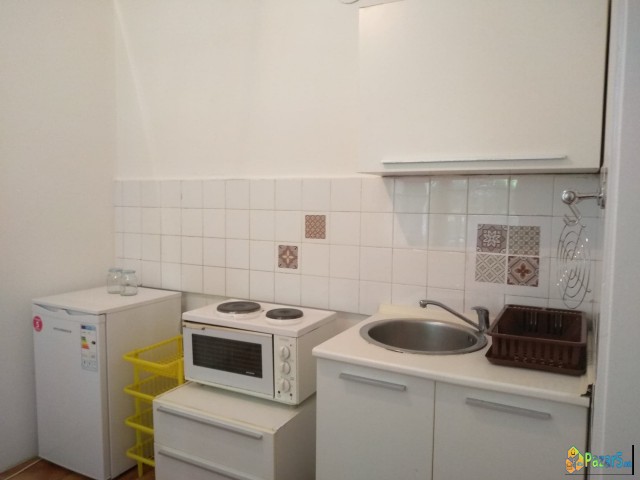 Издавам двособен стан во Карпош 4