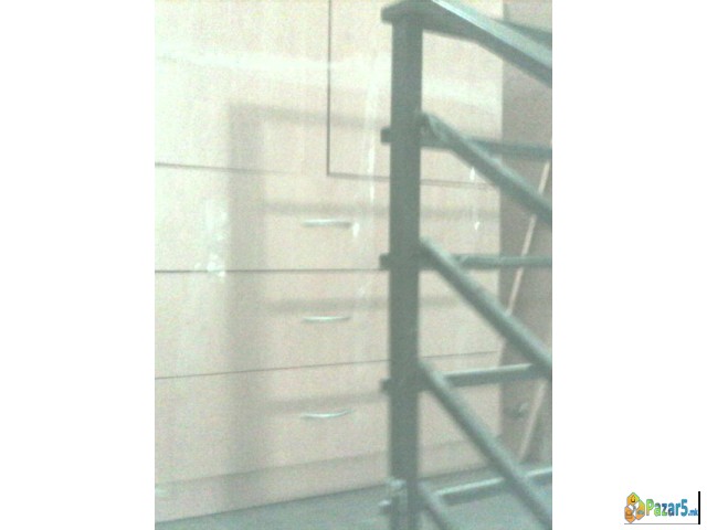 Prodavam Plakar So Fioki