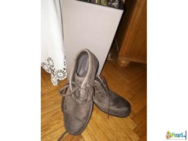 Се продава - Машки Обувки