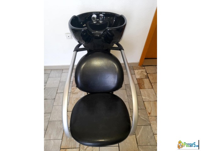 Се продава поволно зачуван инвентар со цена по дог