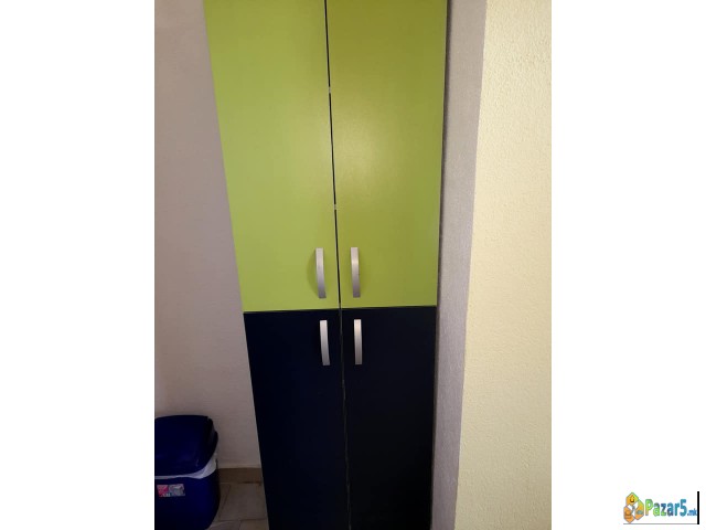 Се продава поволно зачуван инвентар со цена по дог