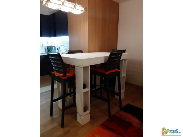 Продавам шанк столици и маса