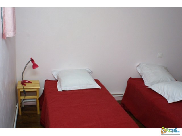 Iznajmuvam Sobi Vo Crnice