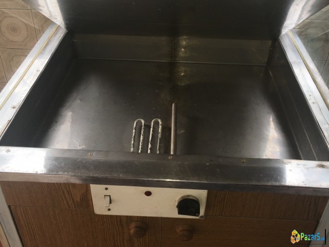 Topol Stol (vitrina) Za Burek 