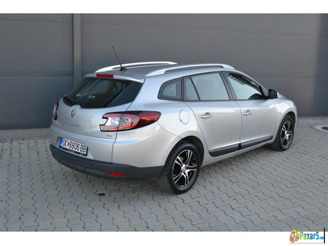 Продавам Рено Меган 2012 година