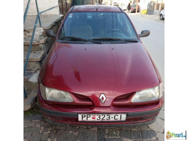 Се продава Renault Megane 1.4