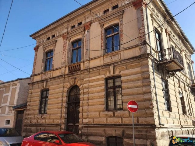 ЕКСКЛУЗИВНО!  Се издава куќа во строгиот центар на