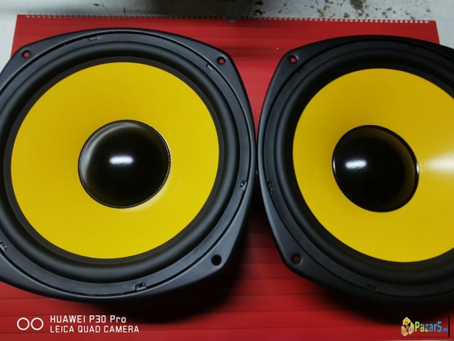 Basovi 12" (30cm) 8 Oma 300w Novi