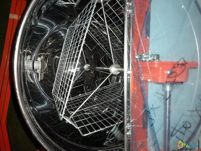 продавам центрифуга за вадење мед