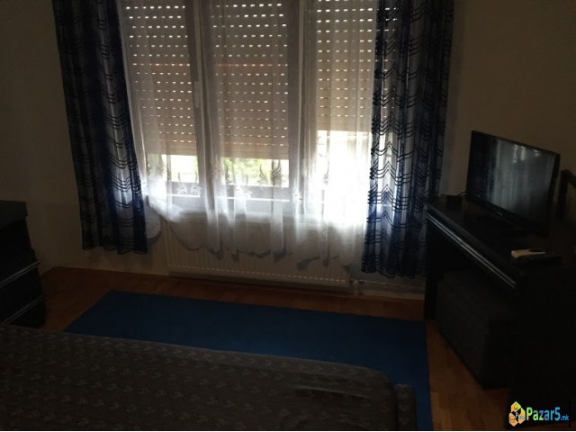 Se Prodava Spalna Soba Komplet