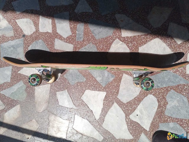 Продавам Скејт ( Prodavam Skejtbord)