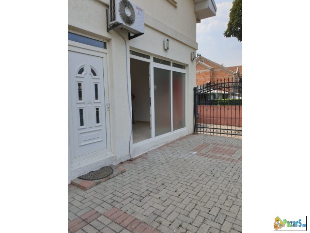 Se Izdava 35 M2 Prostor Butel 1