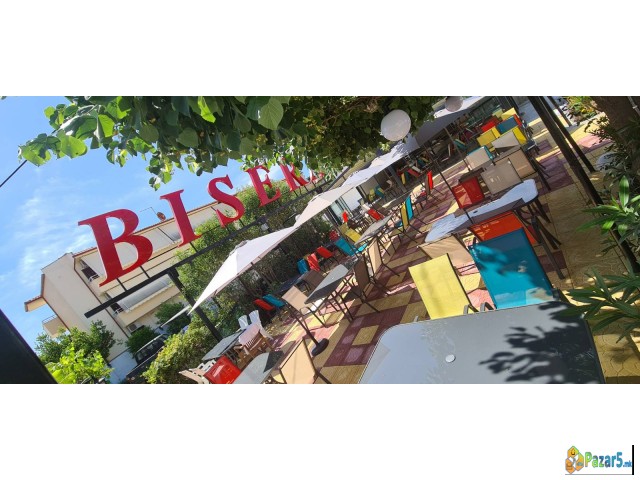 помошници во кујна за готвени јадења