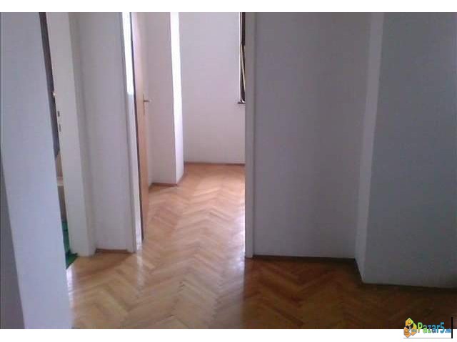 Prodavam Trosoben Stan Klanica 077975012